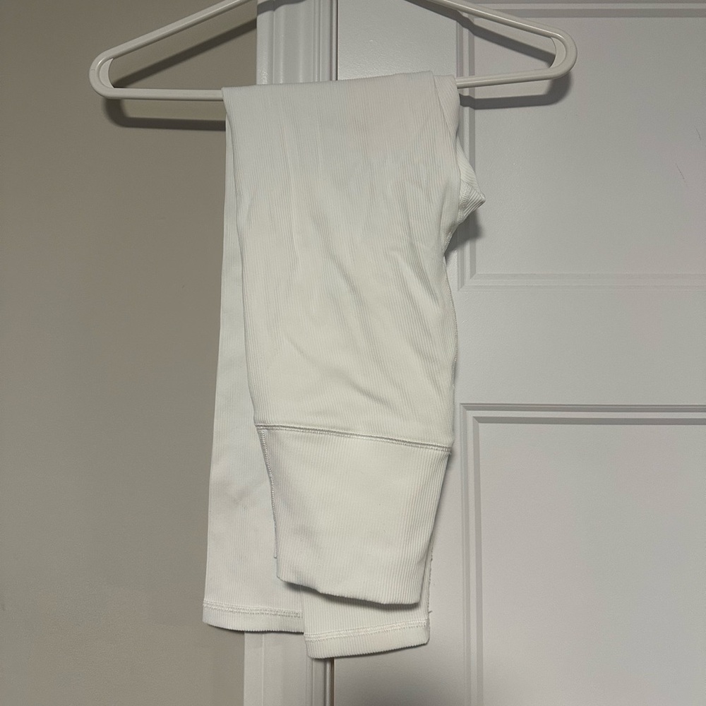 Aerie OFFLINE Women’s White Ribbed Leggings - size Medium